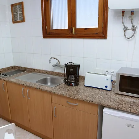 Strelitzias Apartment *